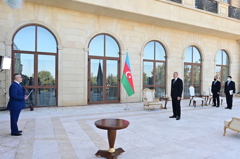 Президент Ильхам Алиев принял верительные грамоты посла Греции (ФОТО) - Gallery Image