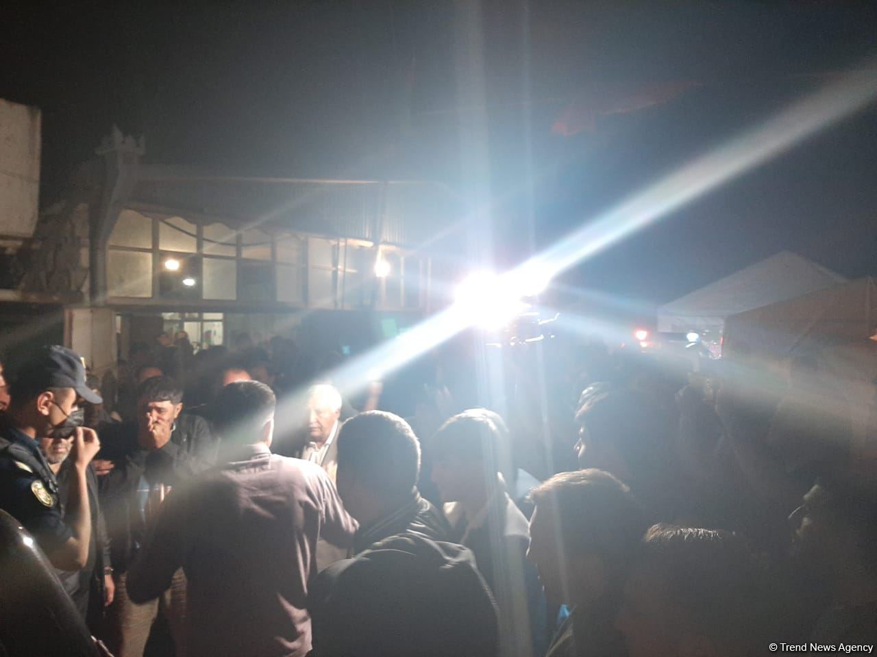 Тела журналистов, подорвавшихся на мине в Кельбаджаре, доставлены в Баку (ФОТО) - Gallery Image