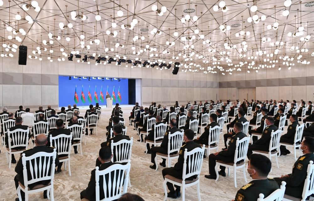 Президент, Верховный главнокомандующий Ильхам Алиев встретился с группой руководителей и личного состава Азербайджанской армии по случаю Дня Вооруженных сил (ФОТО) - Gallery Image