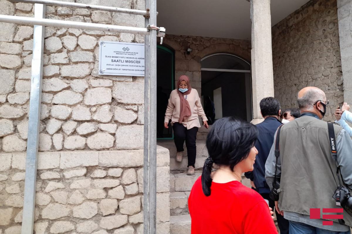 Иностранные дипломаты посетили мечеть Саатлы в Шуше